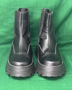Urban Outfitters UO Chunky Chelsea Boots UK size 3 - Picture 1 of 7