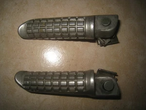 ZXR 750 H ZX750H footpegs rear pillion pegs original footrest rear - Picture 1 of 3