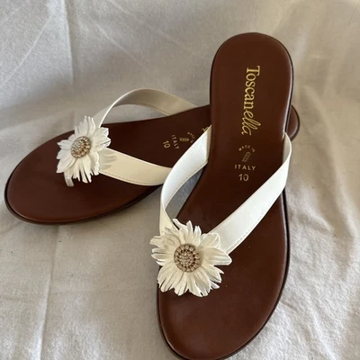 Sandalias blancas para zapateros italianos Toscanella con detalle de margarita de estrás talla 10 Foto 1 de 4