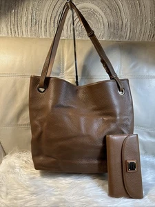 Bolso Cartera Dooney Bourke Cuero Guijarro Grande Shopper Marrón 16x12! Bolsa de agarre - Imagen 1 de 24