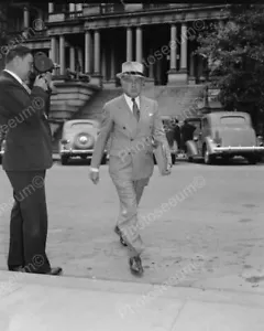 Giornalista che prende notizie filmati vintage 8x10 ristampa di vecchia foto - Foto 1 di 1