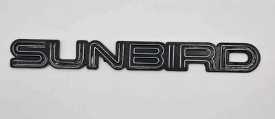 1993 PONTIAC SUNBIRD EMBLEMA FABRICANTE DE EQUIPAMENTO ORIGINAL - Imagem 1 de 4