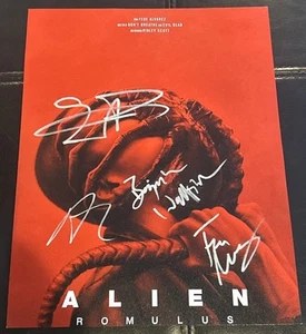 Cast X4 Signed Alien Romulus 8x10 Photo Fede Alvarez, Wallfisch, Alvarez, Fearn - Picture 1 of 4