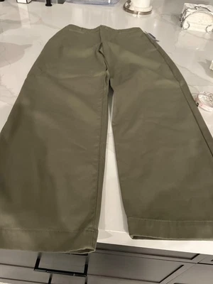 BNWT CHEROKEE Sz 6 Cotton Blend 5 Pocket Stretch Army Green Cropped Casual Pants - Image 1 of 4