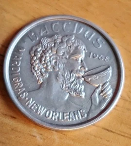 MONEDA DE MARDI GRAS DE NUEVA ORLEANS KREWE BACCHUS VA AL CINE DOBLÓN 1973 - Imagen 1 de 2