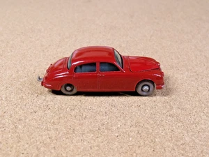 OLD VINTAGE LESNEY MATCHBOX # 65 JAGUAR 3.4 LITRE SALOON GPW - Picture 1 of 6