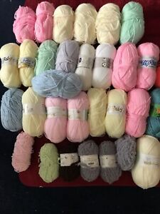 WOOL - MIXED JOB LOT - MOSTLY BABY DK - OVER 2 KG