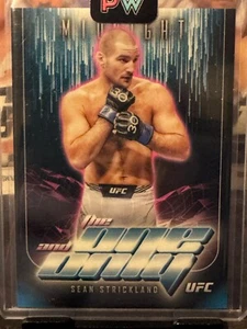 2024 Topps Midnight UFC - El único Sean Strickland #TO-25 - Imagen 1 de 2