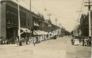 RPPC Photo Postcard MAQUOKETA IOWA Busy Main Street Scene 1914 Rare Town View - Picture 1 of 2