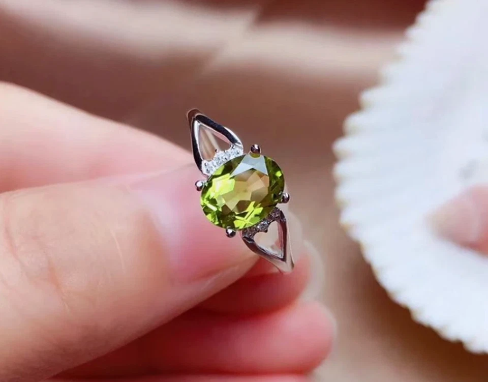 Natural 2 Ct Eye Clean Green Peridot Sterling Silver 925 Handmade Solitaire Ring - Image 1 of 4