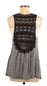 WET SEAL Juniors Top Size S Sleeveless Gray Striped/Black Embroidered L 28.75 - Picture 1 of 7
