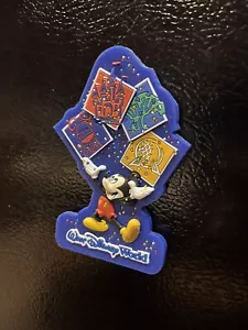 VINTAGE MICKEY MOUSE MAGNET Freizeitpark Souvenir Gummi Kühlschrankmagnet Parks - Bild 1 von 3