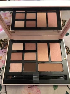 Bobbi Brown The Essential Deluxe Eye Shadow & Face Palette - New - Picture 1 of 4