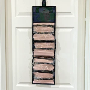 Bolsa de almacenamiento de artículos de tocador enrollable de viaje cosmético Mary Kay negra con estampado de logotipo - Imagen 1 de 9