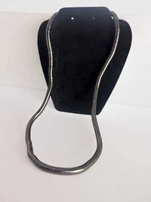 Collana Vintage Maglia Serpente Nera - Catena Flessibile Spessa Gioielli Tribali - Immagine 1 di 3