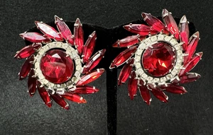 Orecchini Vintage Vetro Rosso e Strass Trasparente Starburst Spirale Clip On 1,75" - Foto 1 di 8