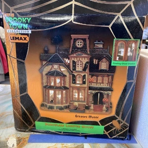 Lemax Greaves Manor - Spooky Town Halloween Collection (mit Box) funktioniert - Bild 1 von 17