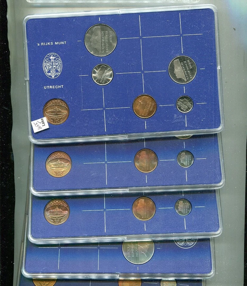 1982 - 1986 NETHERLANDS 6 COIN BU ORGINAL GOVERNMENT SET LOT OF 5 1655T - Image 1 of 1