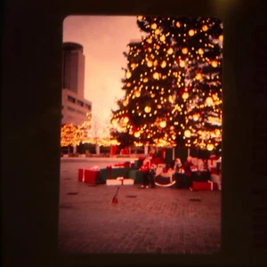 Diapositiva fotografica albero di Natale Kansas City Plaza 1982 - Foto 1 di 1