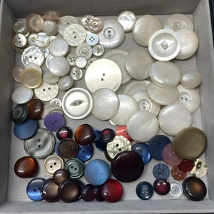 3.7 oz Vintage Moonglow Pearlescent Plastic Lucite Mix Colors Buttons Lot - Picture 1 of 7