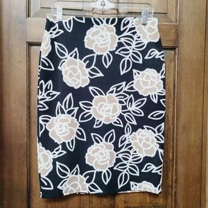 Falda NYCC Negra Tostada y Blanca Floral Elástica Elegante Boda Hasta la Rodilla Pequeña - Imagen 1 de 6