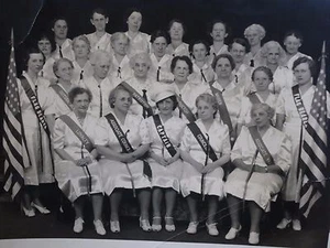 MOTHER IN WOMENS ~ D.A. DRILL TEAM ( 27 ) 8 X 10"/ FLAGS - Picture 1 of 7