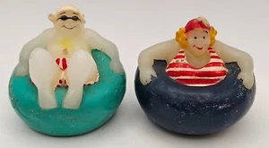 De Colección Par Hombre y Mujer Dama Traje de Baño Azul Tubo Interior Vela Flotante Sin Usar - Imagen 1 de 18
