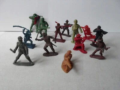 lotto  -  soldatini in plastica - d'epoca  vedi foto anni probabilmente 60/70 - Immagine 1 di 4