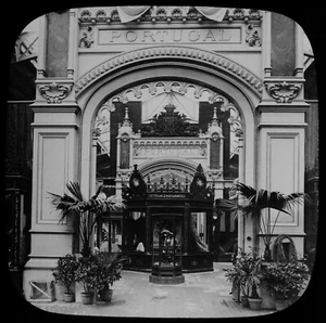1889 PARIS EXHIBITION - PORTUGAL EXHIBIT Magic Lantern Slide PHOTO FRANCE - Picture 1 of 3