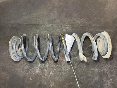 Muelle helicoidal trasero usado se adapta a: Volkswagen Passat 2020 trasero grado A Foto 1 de 4