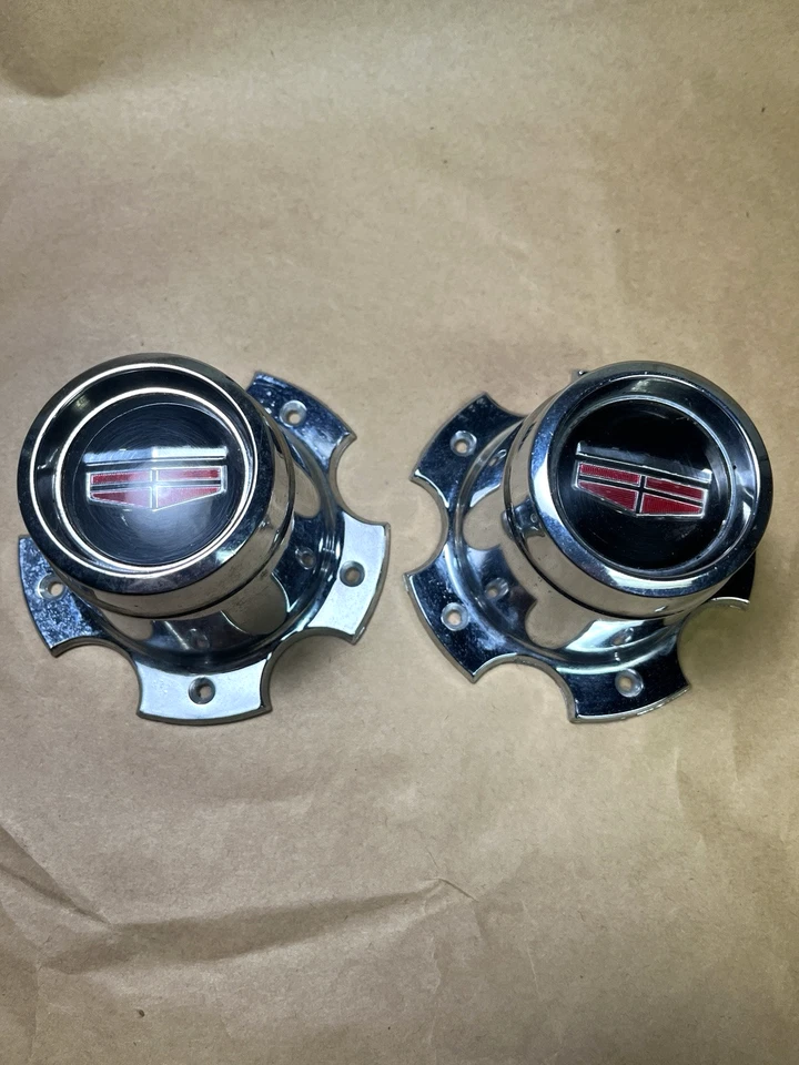 Mercury Comet 1973 par de tapas centrales D3ZA-1141-AA OEM Foto 1 de 4