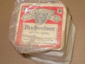 100 Posten Vintage Budweiser King of Beers Original Untersetzer Diese Knospen für Sie! - Bild 1 von 3