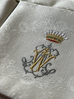 6 serviette Fleurs Lys 55x55 brodées monogramme  ancien W couronne Comte cadeau - Photo 1/4