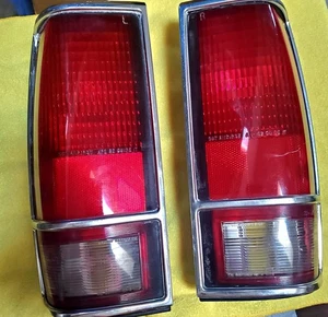Pair of Tail Lights For Your 1982-1993 GM Blazer S10~S15 Pickup~ Great Condition - Picture 1 of 4
