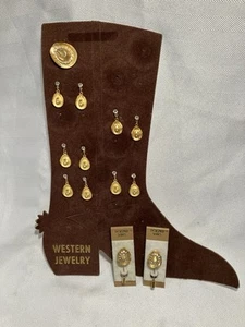 Vintage Western Jewelry Cowboy Boot Display + 8 Pieces - Imagen 1 de 5