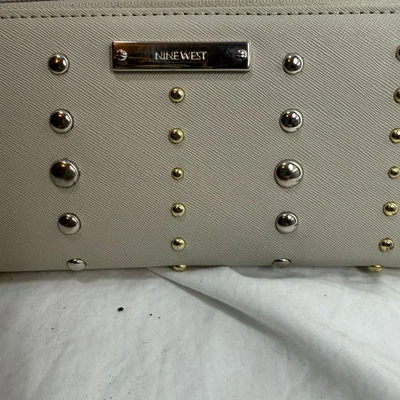 Cartera pequeña con cremallera Nine West Lockup 9S Foto 1 de 4