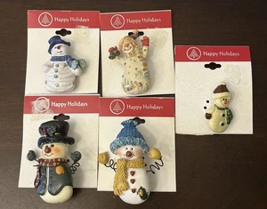 Vintage Happy Holliday Lot of 5 Pins Christmas Snowman Figure - New - Picture 1 of 12