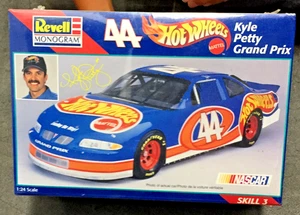 Revell Kyle Petty #44 Hot Wheels Pontiac Grand Prix`1+ 1997 - Picture 1 of 3