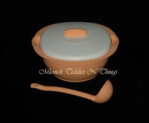 ~ TUPPERWARE ~ PEACH & IVORY SERVER SERVING BOWL WITH LADEL - Picture 1 of 1