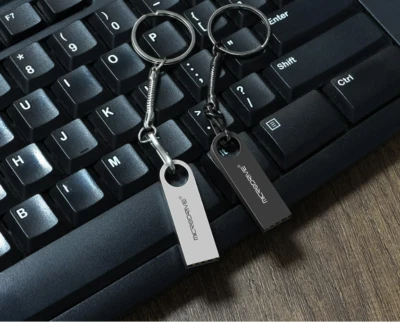 Pre Installed Windows 10 or 11 installation USB 32GB - Image 1 of 4