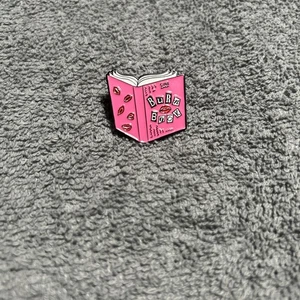 Burn Book Mean Girls Plastik Gerüchte Klatsch Komödie Film Broadway Musical Die... - Bild 1 von 2