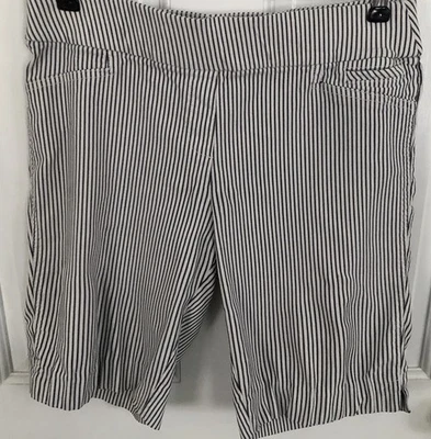 Nuevo con etiquetas Pantalones Cortos Anne Klein M-L Elastizados Gris Rayas Bolsillos Cintura Eléctrica Ancha Foto 1 de 4