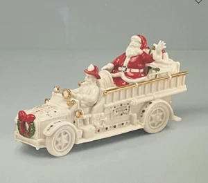 Lenox Mistelpark Feuerwehrauto mit Weihnachtsmann Figur Neu in OVP Goldakzente Porzellan - Bild 1 von 2
