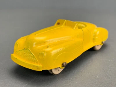 老式 1940 年代 Tootsie 玩具压铸黄色别克 Roadster D0902 — 第 1/4 张图片
