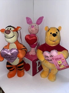 Disney Winnie The Pooh Piglet & Tigger Be My Valentine Porch Plush Greeters - Picture 1 of 23