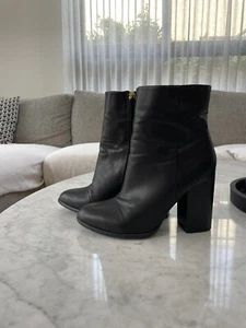 Women’s Black Leather Boots Size 8.5 (EUR 40) - Picture 1 of 7