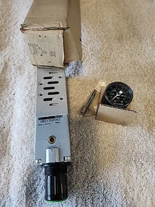 New Bosch 0821302062 Pressure Reducing Valve. NOS item In Factory Packaging. - Picture 1 of 7