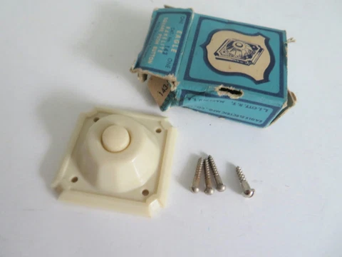 Vintage Eagle Cat. No. 143 Bakelite Square Push Button (Doorbell) w/Original Box Cover