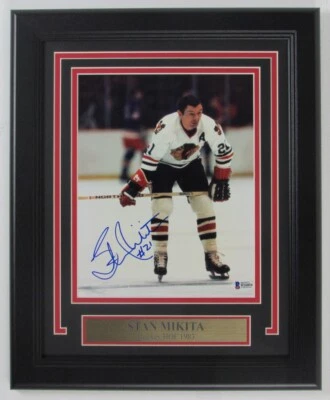Foto enmarcada 8x10 firmada/autografiada por Stan Mikita Blackhawks BAS/Beckett 152445 Foto 1 de 4
