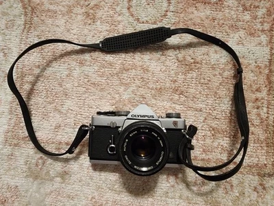 OLYMPUS OM-1 black Film Camera F Zuiko Auto-S 50mm 1:1.8 JAPAN - Image 1 of 4